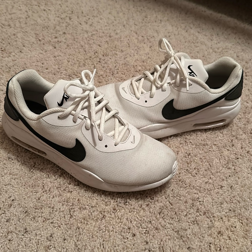 Nike Air Max Oketo shoes